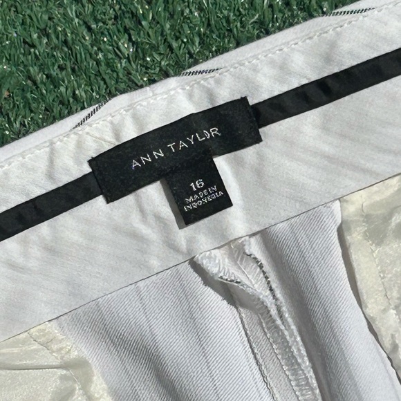 Woman’s Ann Taylor pants - Picture 4 of 4